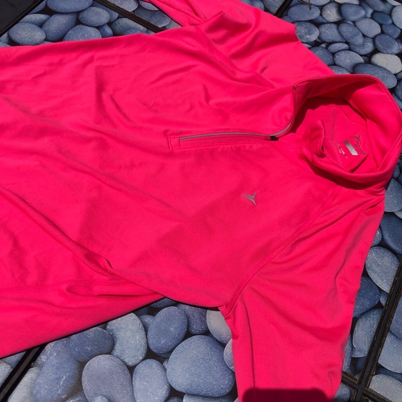 Old Navy Active Top Go Dry Workout Top Sweatshirt - Picture 4 of 4